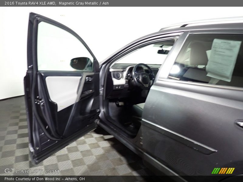 Magnetic Gray Metallic / Ash 2016 Toyota RAV4 XLE AWD