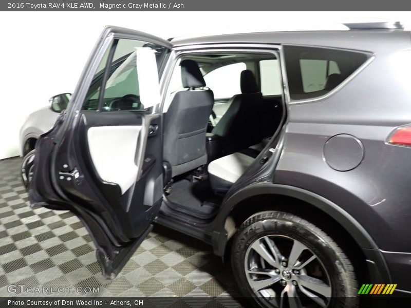 Magnetic Gray Metallic / Ash 2016 Toyota RAV4 XLE AWD