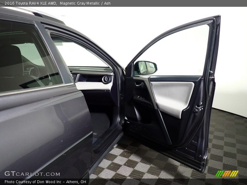 Magnetic Gray Metallic / Ash 2016 Toyota RAV4 XLE AWD