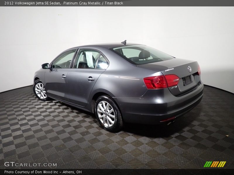 Platinum Gray Metallic / Titan Black 2012 Volkswagen Jetta SE Sedan