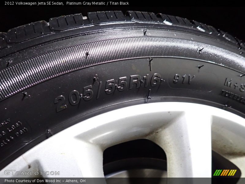 Platinum Gray Metallic / Titan Black 2012 Volkswagen Jetta SE Sedan