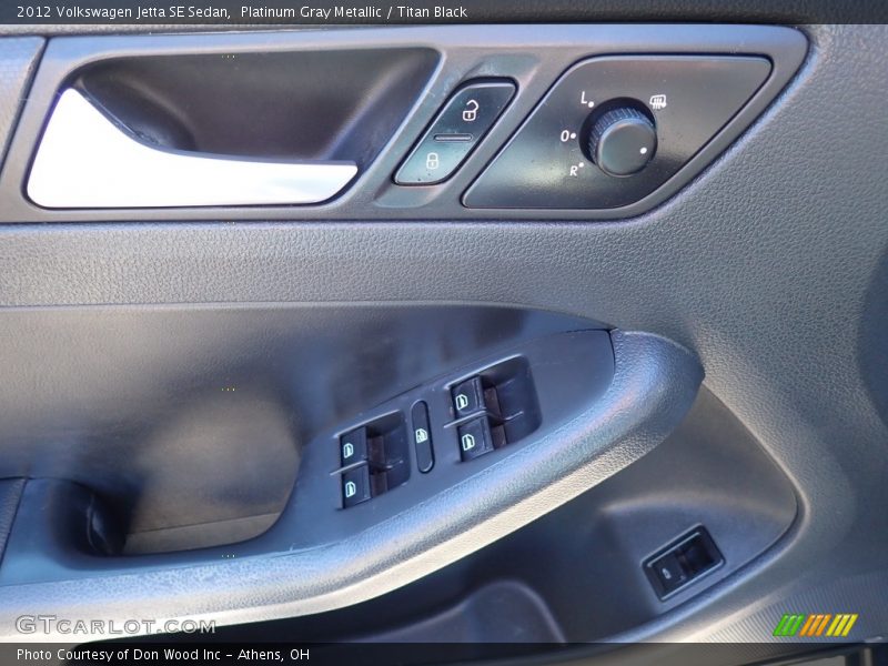 Platinum Gray Metallic / Titan Black 2012 Volkswagen Jetta SE Sedan