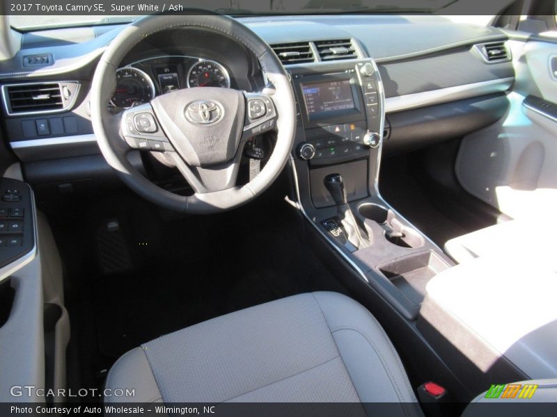 Super White / Ash 2017 Toyota Camry SE