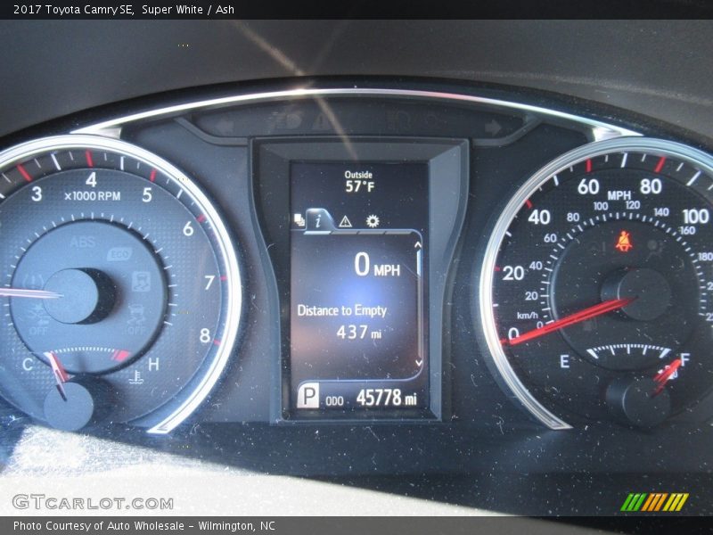 Super White / Ash 2017 Toyota Camry SE