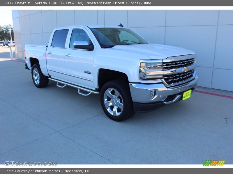 Front 3/4 View of 2017 Silverado 1500 LTZ Crew Cab