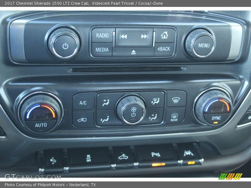 Controls of 2017 Silverado 1500 LTZ Crew Cab