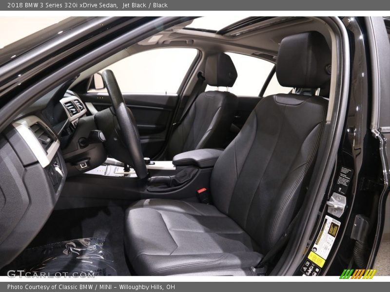 Jet Black / Black 2018 BMW 3 Series 320i xDrive Sedan