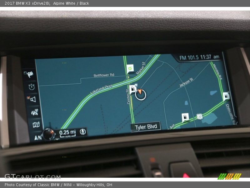 Alpine White / Black 2017 BMW X3 xDrive28i