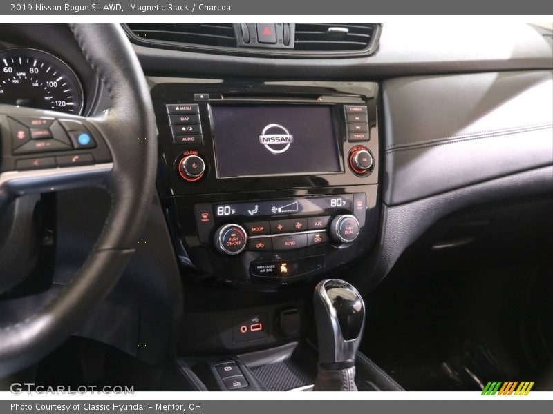 Controls of 2019 Rogue SL AWD