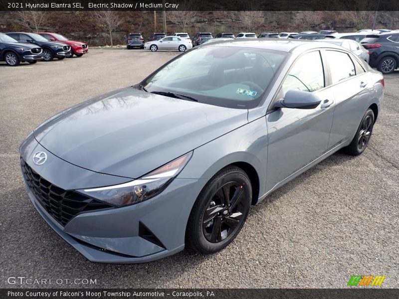 Front 3/4 View of 2021 Elantra SEL