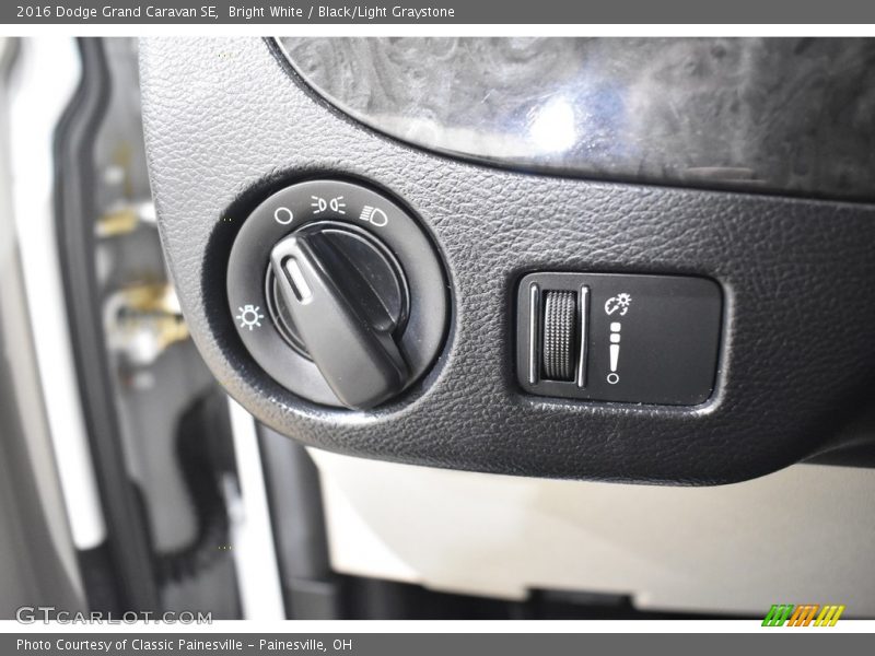 Bright White / Black/Light Graystone 2016 Dodge Grand Caravan SE