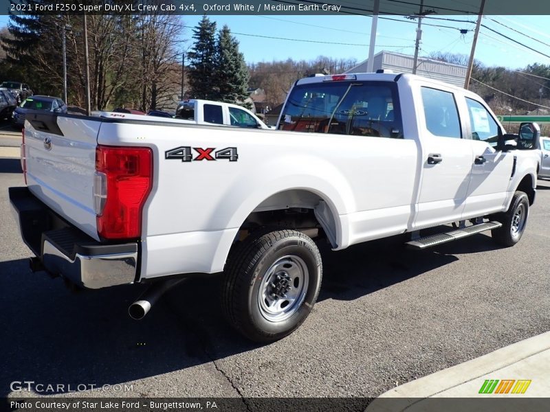 Oxford White / Medium Earth Gray 2021 Ford F250 Super Duty XL Crew Cab 4x4