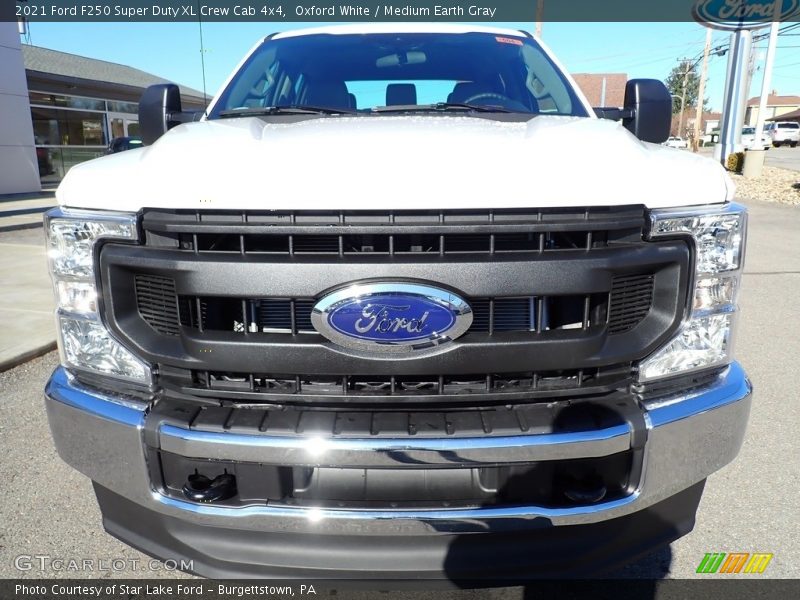 Oxford White / Medium Earth Gray 2021 Ford F250 Super Duty XL Crew Cab 4x4