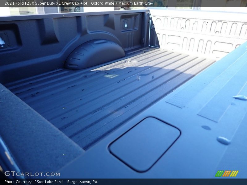 Oxford White / Medium Earth Gray 2021 Ford F250 Super Duty XL Crew Cab 4x4