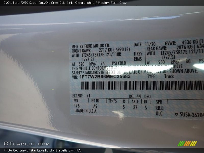 2021 F250 Super Duty XL Crew Cab 4x4 Oxford White Color Code Z1