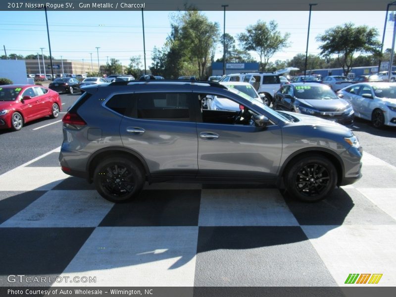 Gun Metallic / Charcoal 2017 Nissan Rogue SV