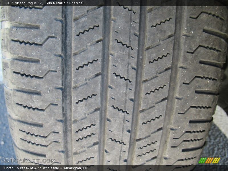 Gun Metallic / Charcoal 2017 Nissan Rogue SV