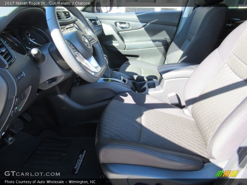 Gun Metallic / Charcoal 2017 Nissan Rogue SV