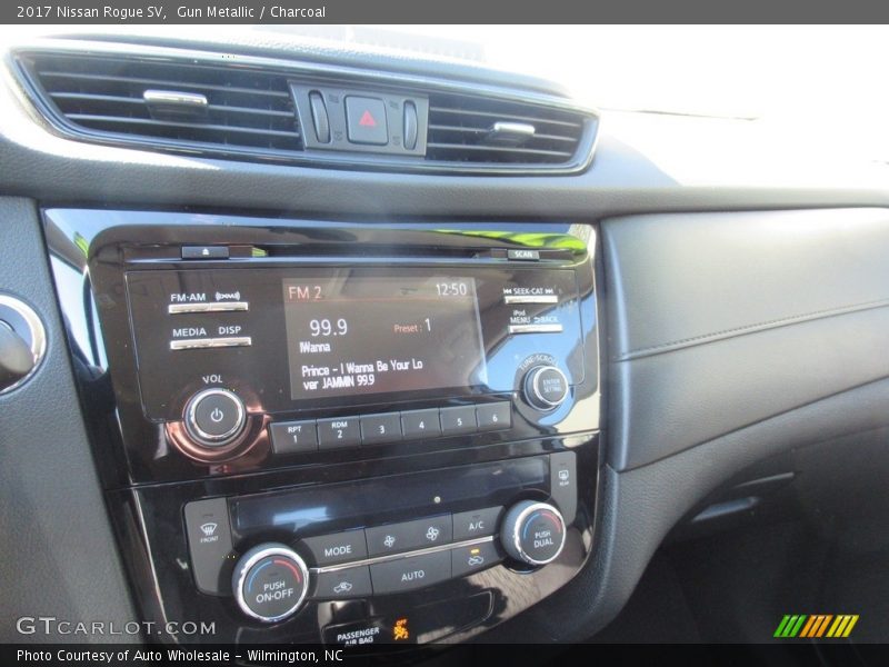 Gun Metallic / Charcoal 2017 Nissan Rogue SV