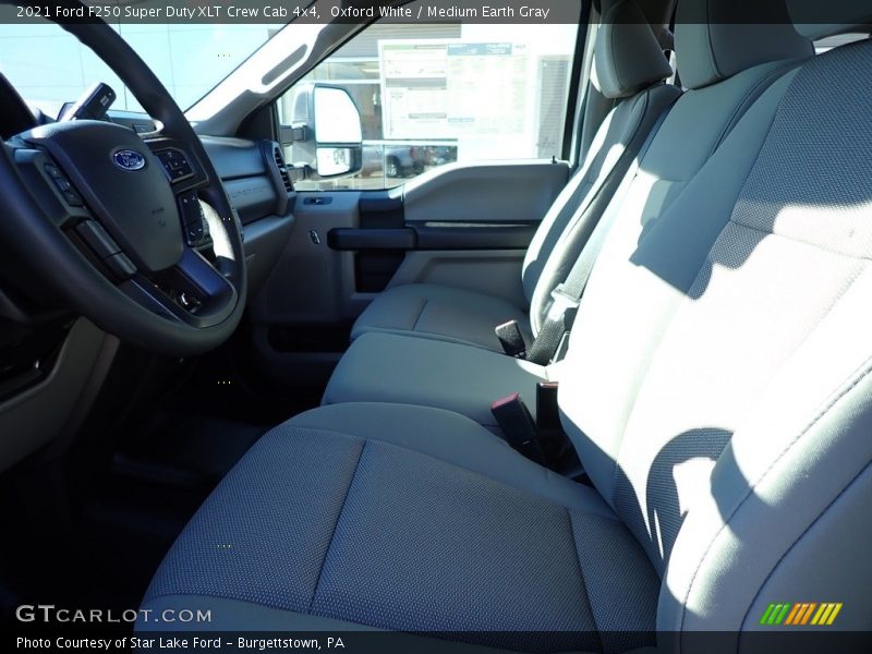 Oxford White / Medium Earth Gray 2021 Ford F250 Super Duty XLT Crew Cab 4x4