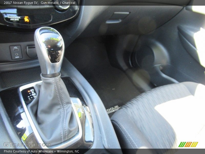 Gun Metallic / Charcoal 2017 Nissan Rogue SV
