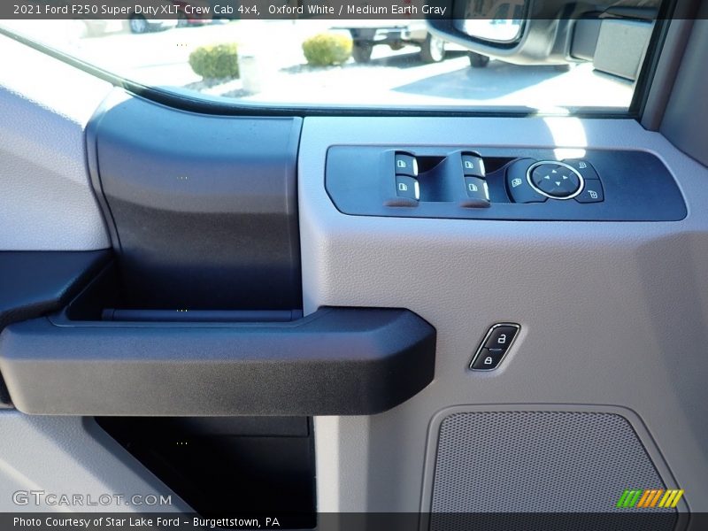 Oxford White / Medium Earth Gray 2021 Ford F250 Super Duty XLT Crew Cab 4x4