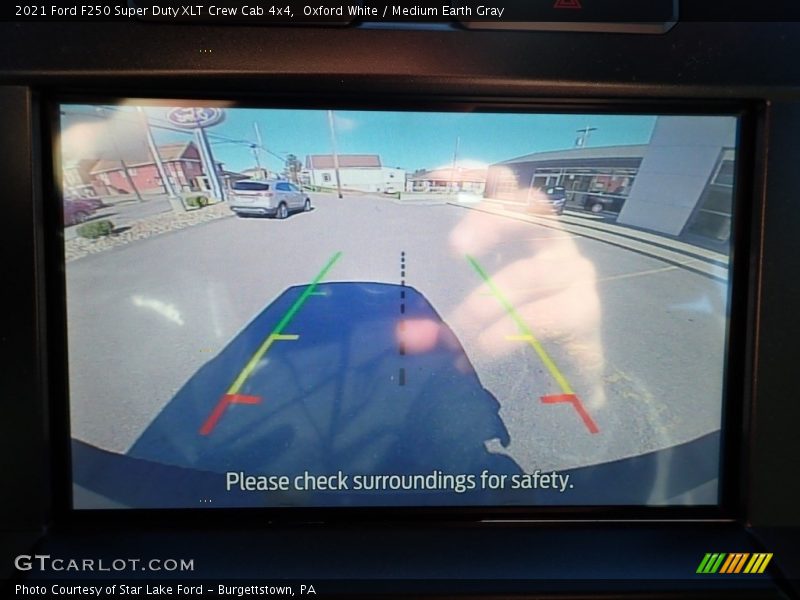 Oxford White / Medium Earth Gray 2021 Ford F250 Super Duty XLT Crew Cab 4x4