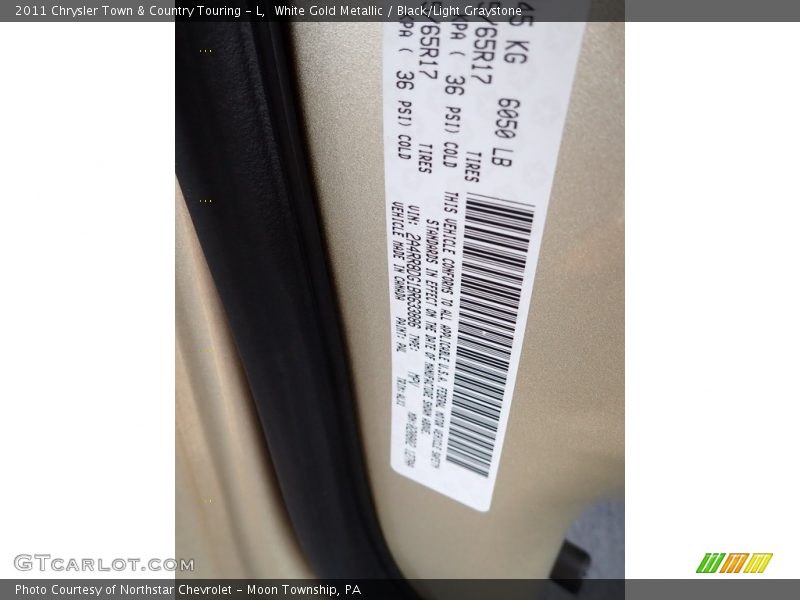 White Gold Metallic / Black/Light Graystone 2011 Chrysler Town & Country Touring - L