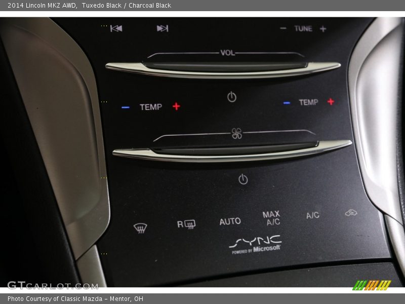 Controls of 2014 MKZ AWD