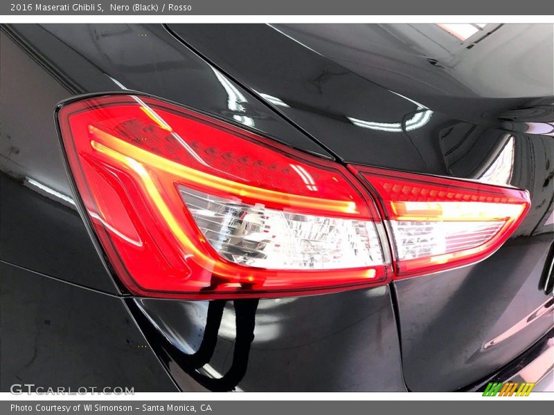 Nero (Black) / Rosso 2016 Maserati Ghibli S