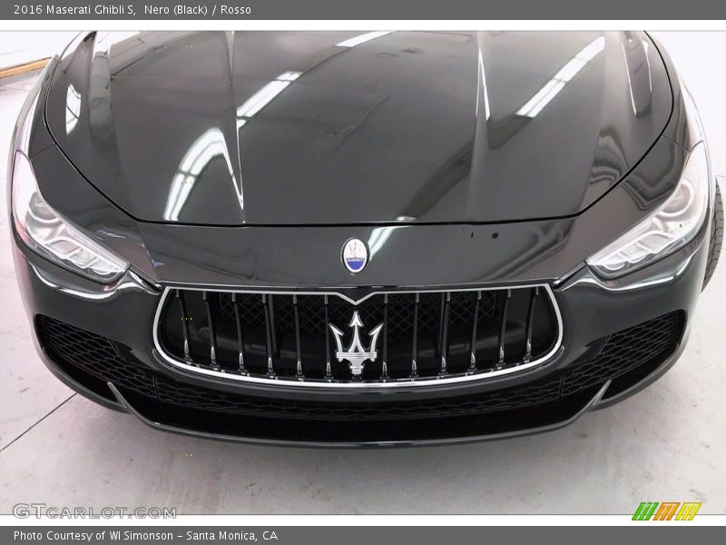 Nero (Black) / Rosso 2016 Maserati Ghibli S