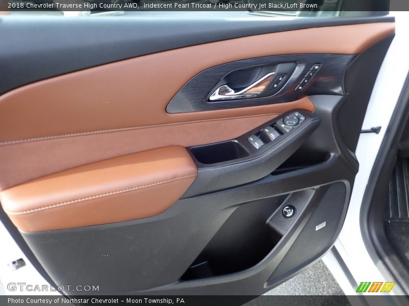 Iridescent Pearl Tricoat / High Country Jet Black/Loft Brown 2018 Chevrolet Traverse High Country AWD