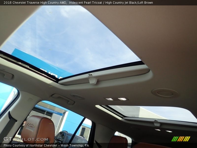 Iridescent Pearl Tricoat / High Country Jet Black/Loft Brown 2018 Chevrolet Traverse High Country AWD