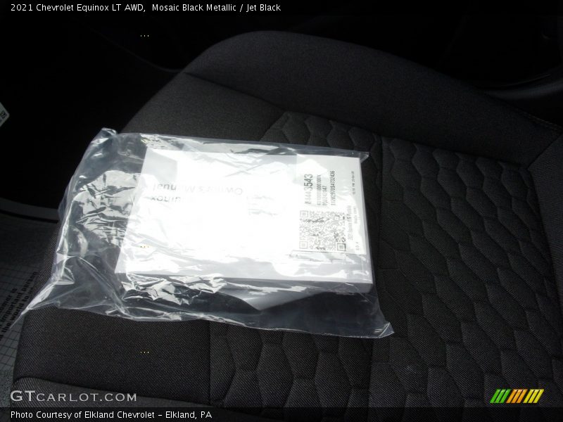 Mosaic Black Metallic / Jet Black 2021 Chevrolet Equinox LT AWD