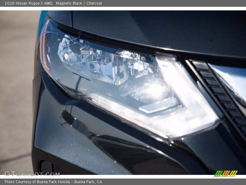 Magnetic Black / Charcoal 2018 Nissan Rogue S AWD