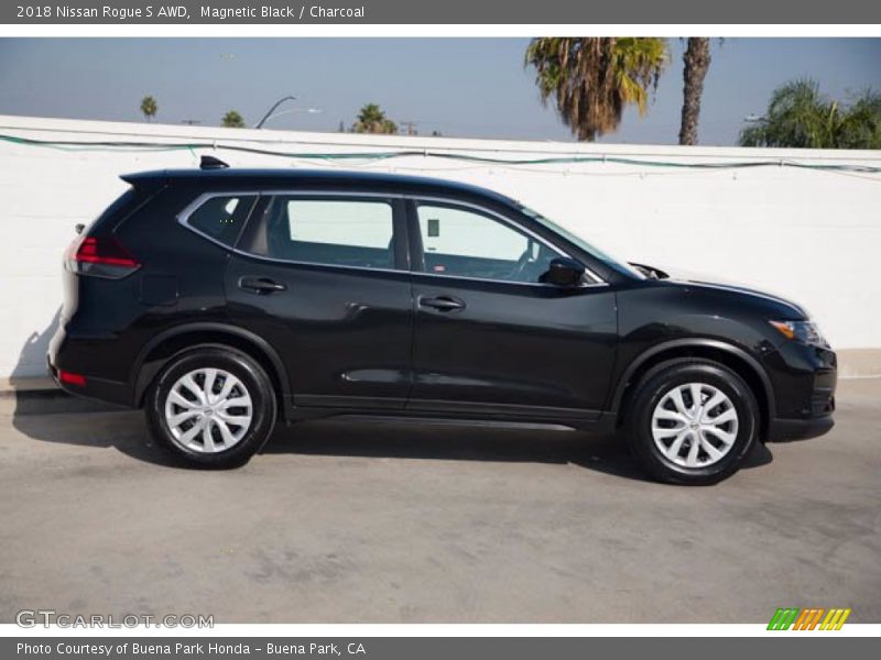 Magnetic Black / Charcoal 2018 Nissan Rogue S AWD