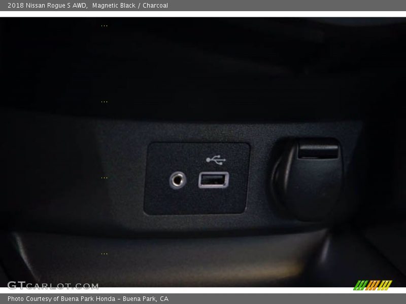 Magnetic Black / Charcoal 2018 Nissan Rogue S AWD