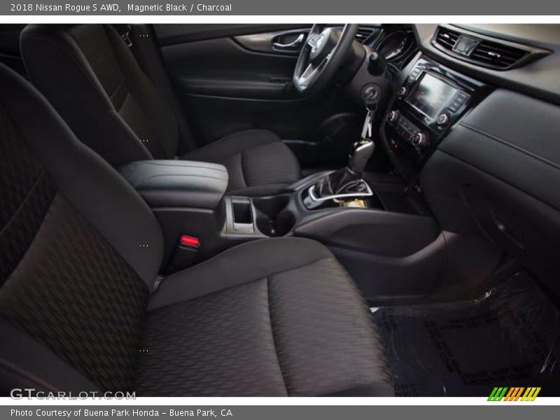 Magnetic Black / Charcoal 2018 Nissan Rogue S AWD