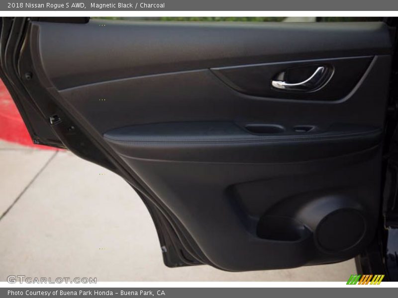 Magnetic Black / Charcoal 2018 Nissan Rogue S AWD