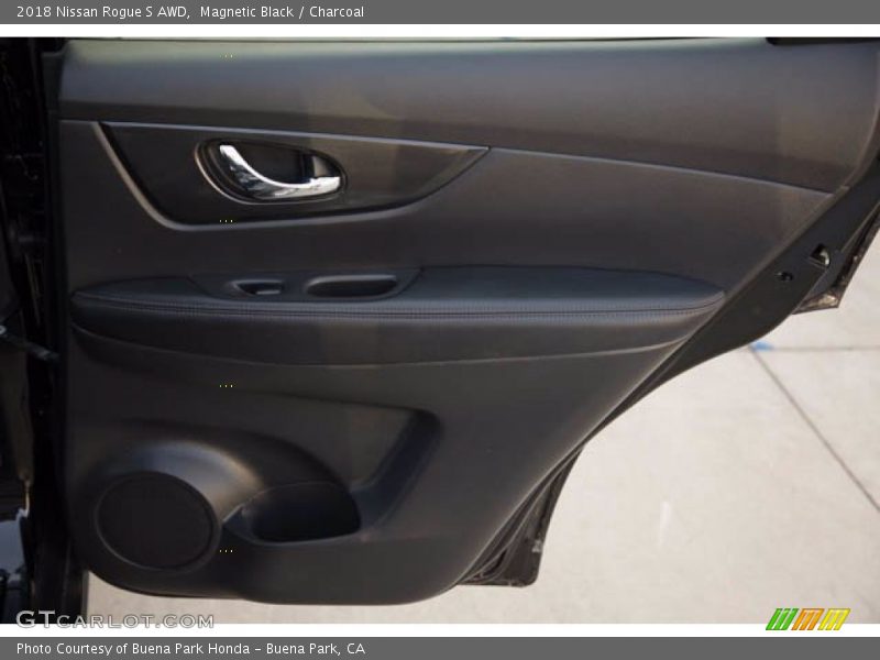 Magnetic Black / Charcoal 2018 Nissan Rogue S AWD