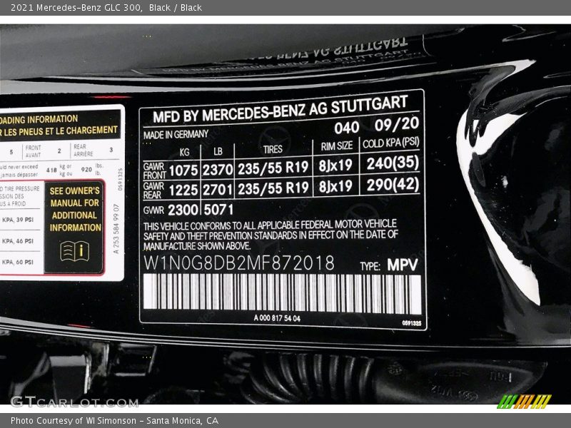 Black / Black 2021 Mercedes-Benz GLC 300