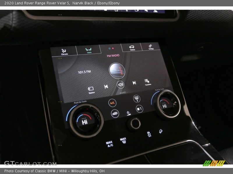 Controls of 2020 Range Rover Velar S