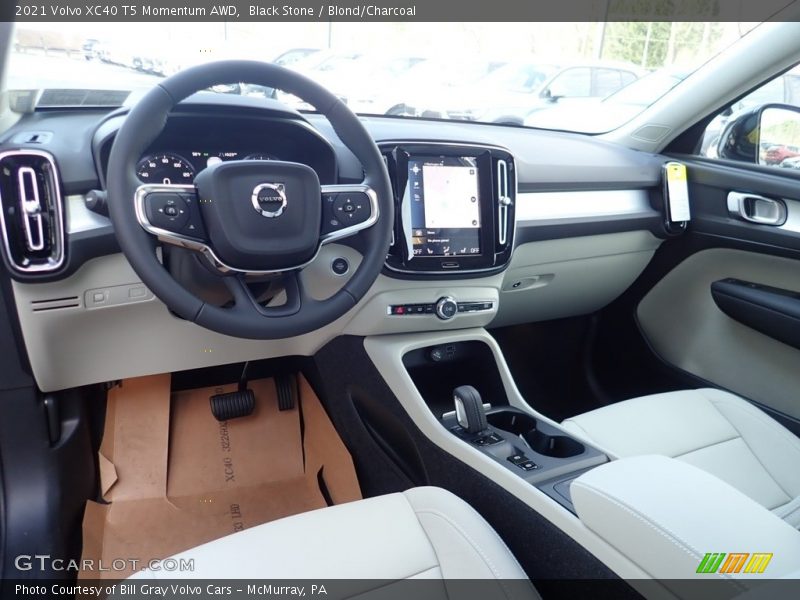  2021 XC40 T5 Momentum AWD Blond/Charcoal Interior