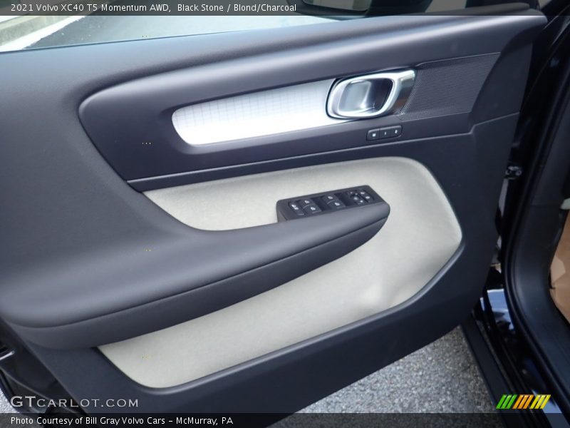 Door Panel of 2021 XC40 T5 Momentum AWD