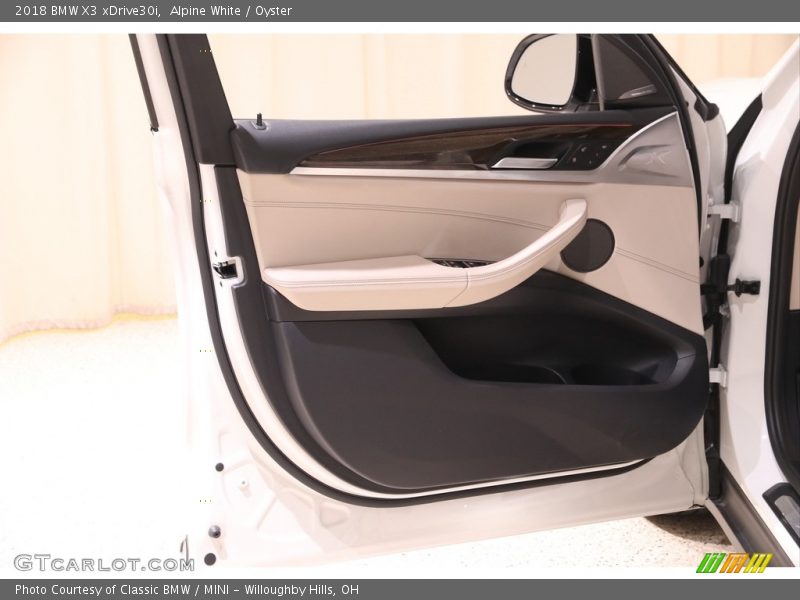 Alpine White / Oyster 2018 BMW X3 xDrive30i