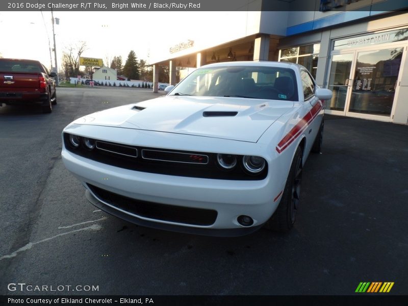 Bright White / Black/Ruby Red 2016 Dodge Challenger R/T Plus