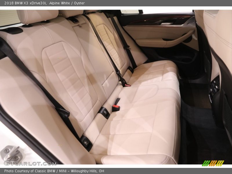 Alpine White / Oyster 2018 BMW X3 xDrive30i