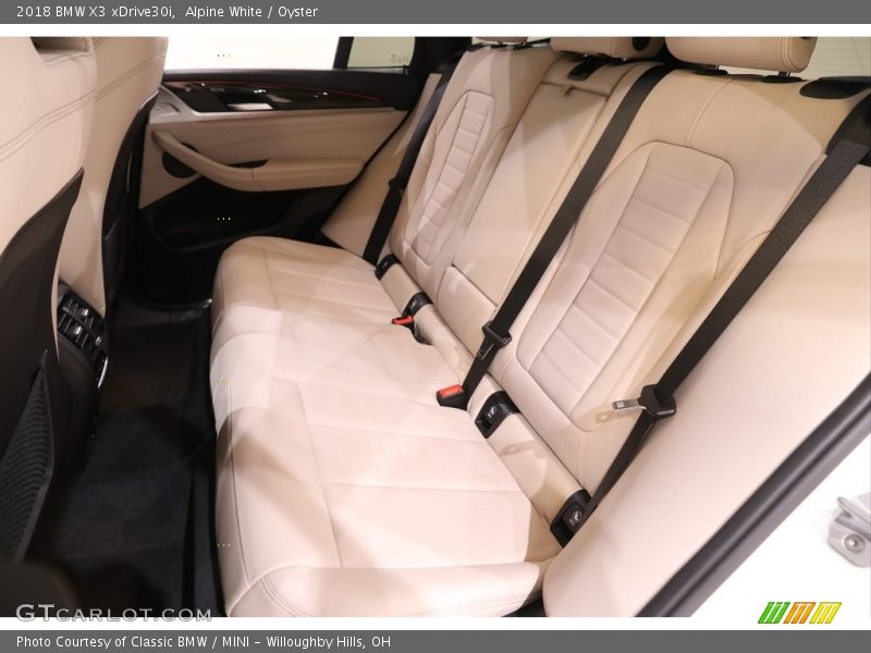 Alpine White / Oyster 2018 BMW X3 xDrive30i