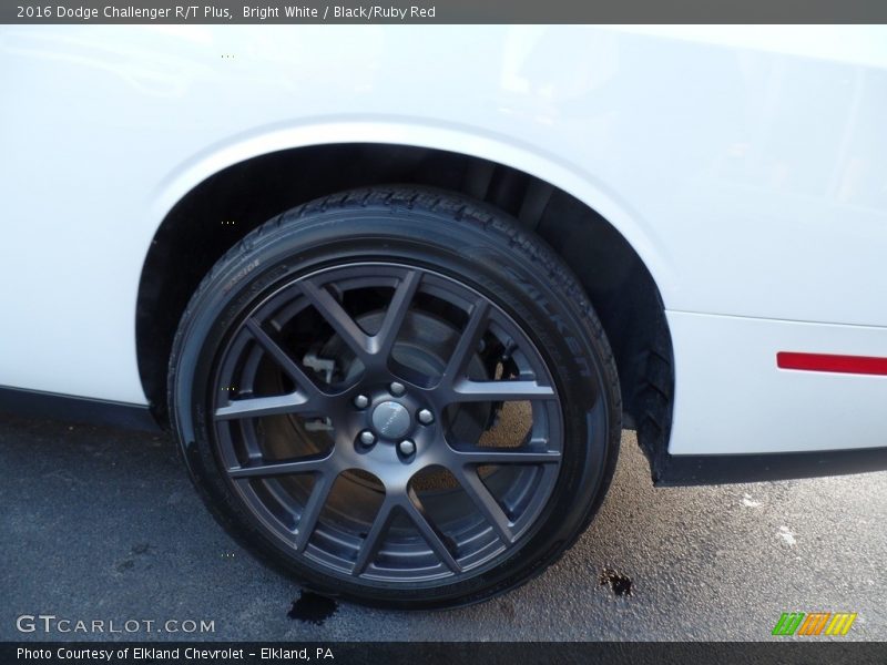 Bright White / Black/Ruby Red 2016 Dodge Challenger R/T Plus