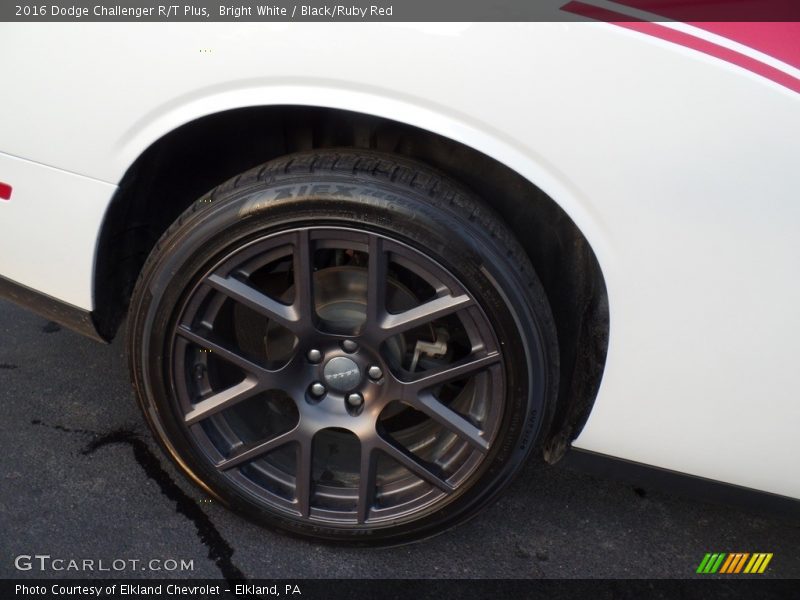 Bright White / Black/Ruby Red 2016 Dodge Challenger R/T Plus